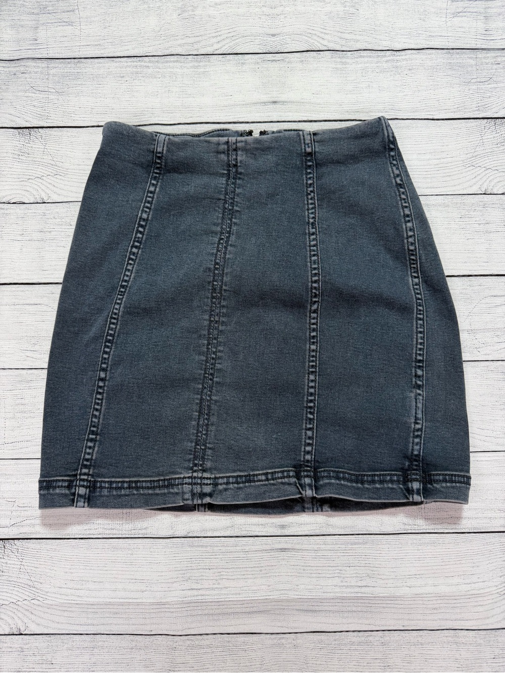 Free People Modern Femme Mini Skirt Size 2 Washed Denim Edgy Casual‎